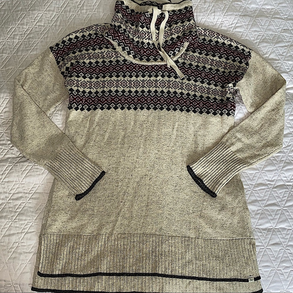 Long sleeve turtleneck sweater